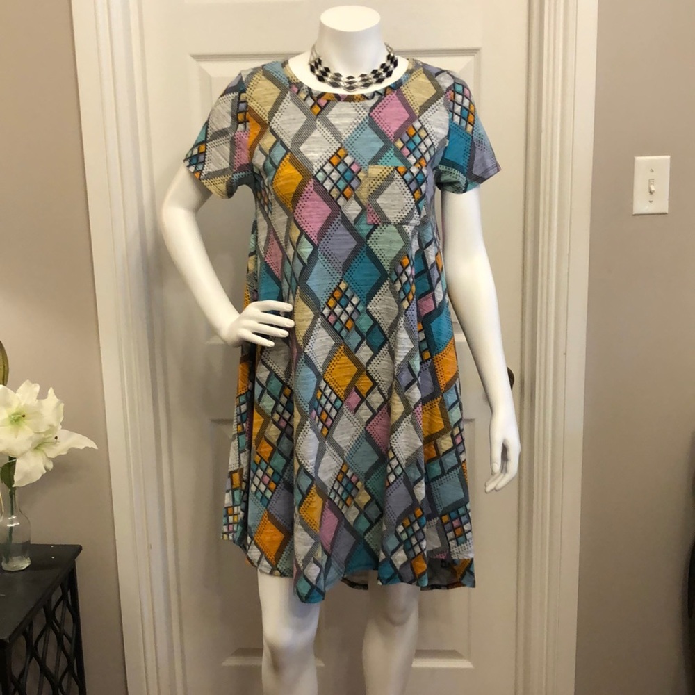LuLaRoe Carley Swing Dress Casual Summer Easter Spring Beach Size S Hi Low